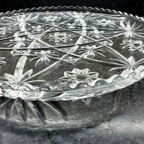 Vintage Large Heavy Glass Crystal Pinwheel Platter 13.5 Inches - Picture 2 of 5